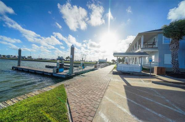 20 Saddlebunch, Hitchcock, TX 77563