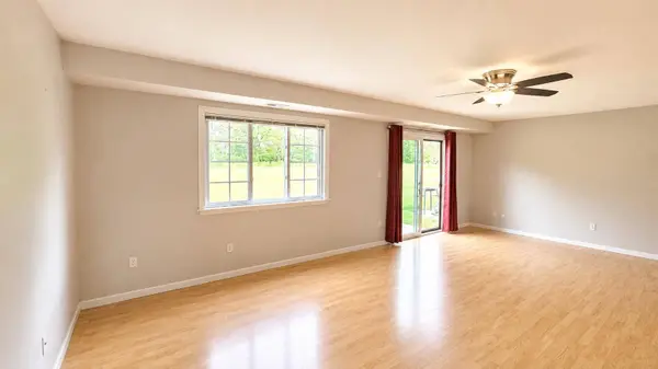 8327 Fairbanks ST #4c, Crown Point, IN 46307