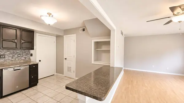 8327 Fairbanks ST #4c, Crown Point, IN 46307