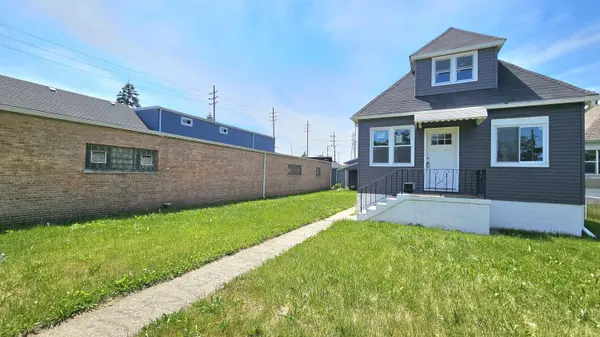 5042 Reading AVE, East Chicago, IN 46312