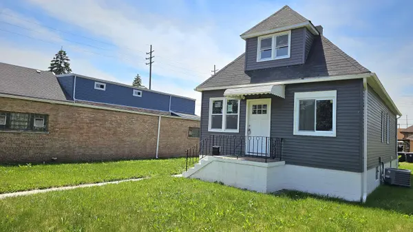 5042 Reading AVE, East Chicago, IN 46312