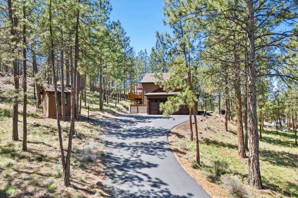 19083 Saddleback LN, Bend, OR 97703