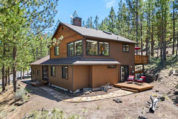 19083 Saddleback LN, Bend, OR 97703