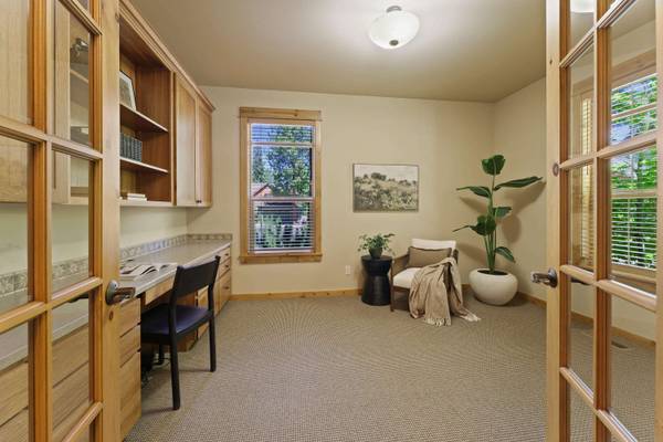 60826 Goldenwood LOOP, Bend, OR 97702