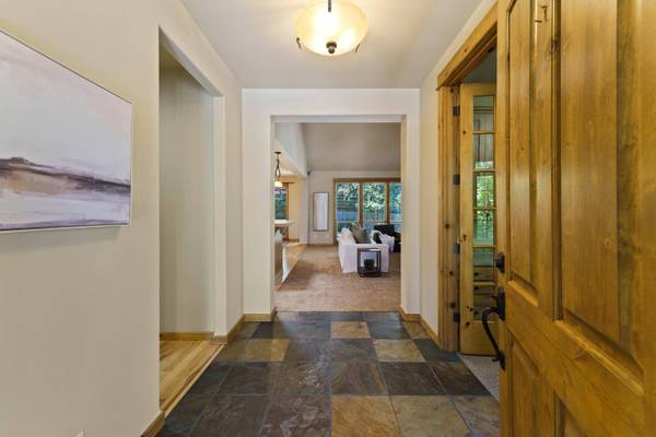 60826 Goldenwood LOOP, Bend, OR 97702