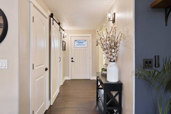 20017 Voltera PL, Bend, OR 97702