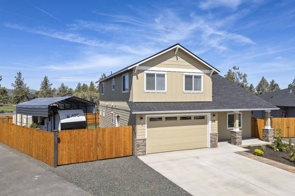 4999 Yew PL, Redmond, OR 97756
