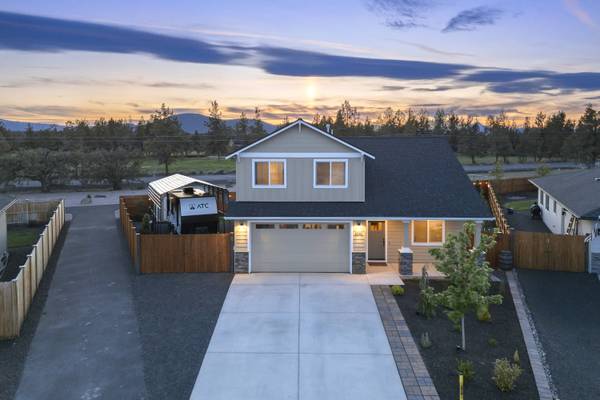 4999 Yew PL, Redmond, OR 97756