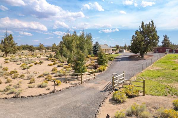 24855 Deer LN, Bend, OR 97701