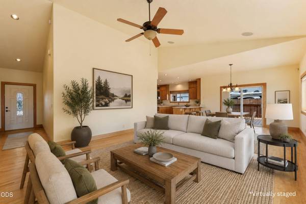 3099 Cascade Vista DR, Redmond, OR 97756