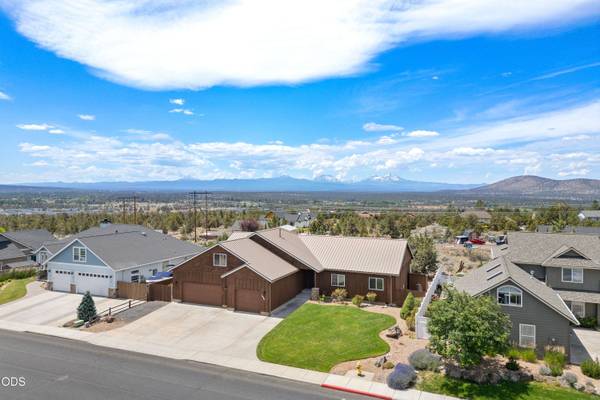 3099 Cascade Vista DR, Redmond, OR 97756