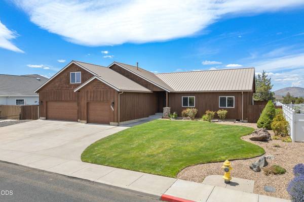 3099 Cascade Vista DR, Redmond, OR 97756