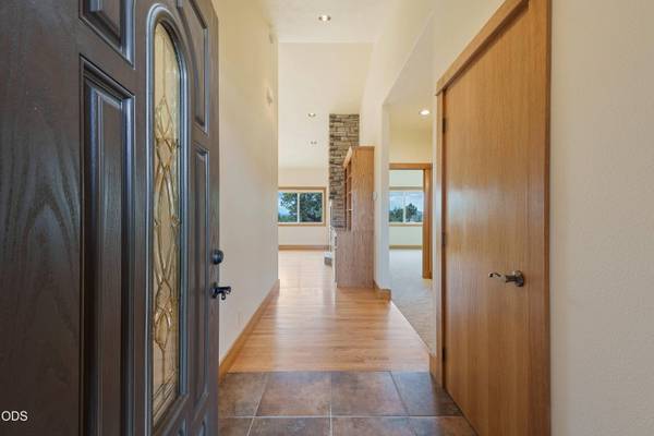 3099 Cascade Vista DR, Redmond, OR 97756