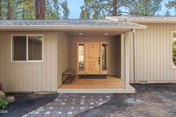 17842 Mt Hood LN, Sunriver, OR 97707