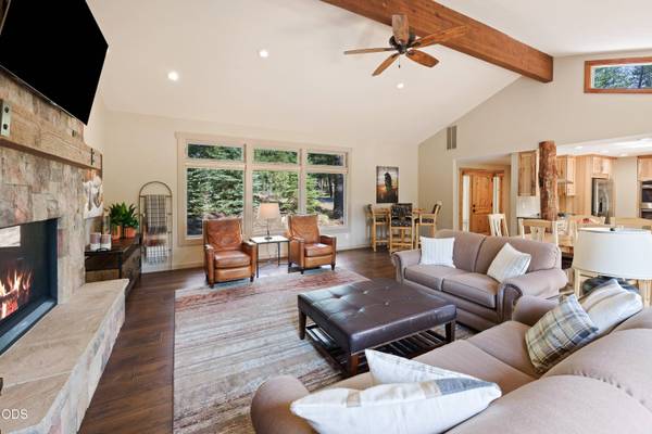 17842 Mt Hood LN, Sunriver, OR 97707