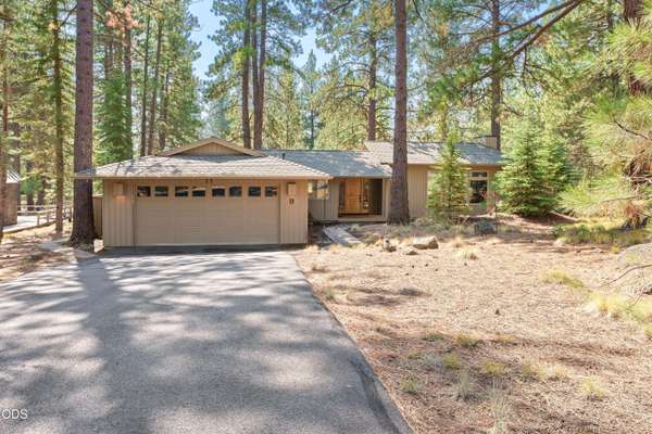 17842 Mt Hood LN, Sunriver, OR 97707