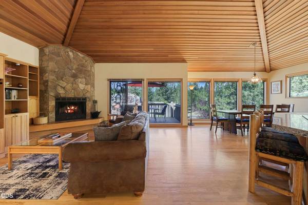 17855 Lava Butte LN, Sunriver, OR 97707
