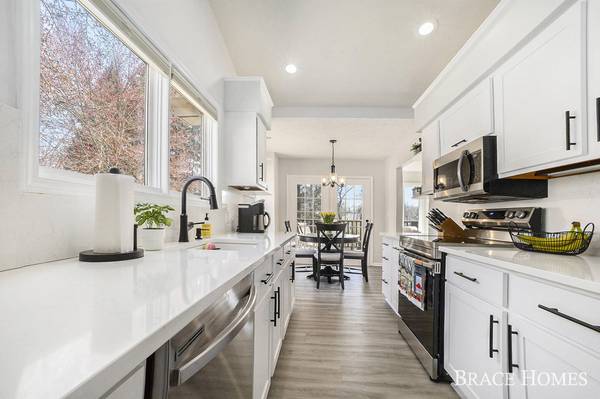 2004 S Terrace Lane, Grand Rapids, MI 49505