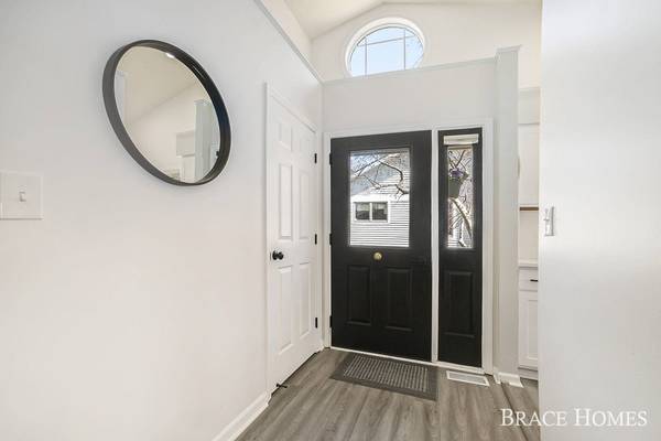 2004 S Terrace Lane, Grand Rapids, MI 49505