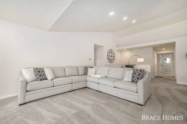 2004 S Terrace Lane, Grand Rapids, MI 49505