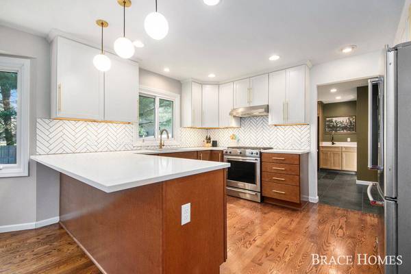 7667 Apple Hill SE Court, Ada, MI 49301