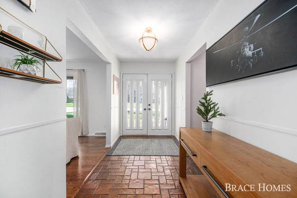 7667 Apple Hill SE Court, Ada, MI 49301