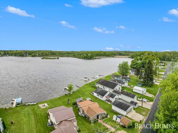 661 Dorothy Bowen Drive, Sheridan, MI 48884