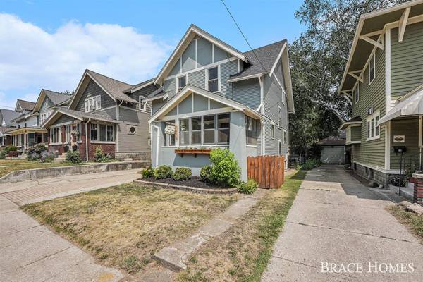 1035 Fountain NE Street, Grand Rapids, MI 49503