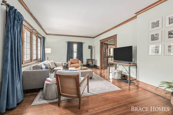 1035 Fountain NE Street, Grand Rapids, MI 49503