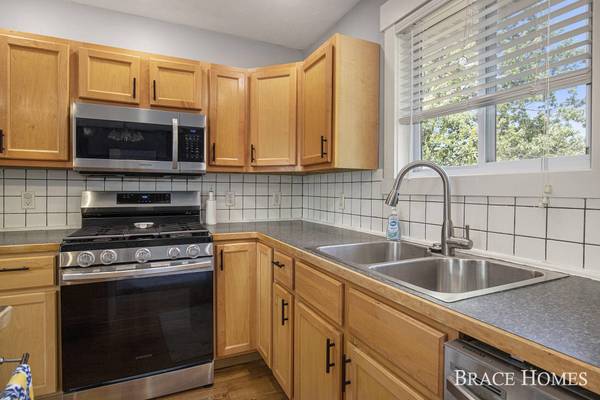 3504 Oak Valley SW Avenue, Wyoming, MI 49519