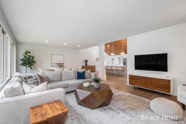 1359 Buttrick SE Avenue, Ada, MI 49301