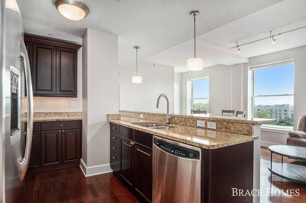 27 Library NE Street ##702, Grand Rapids, MI 49503