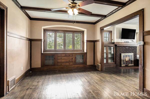 1344 Leonard NE Street, Grand Rapids, MI 49505