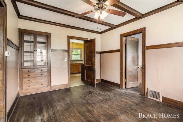 1344 Leonard NE Street, Grand Rapids, MI 49505