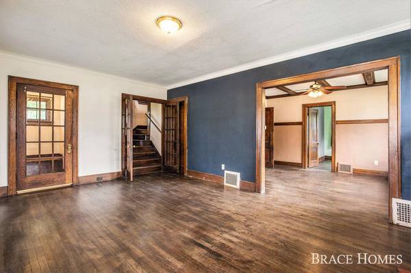 1344 Leonard NE Street, Grand Rapids, MI 49505