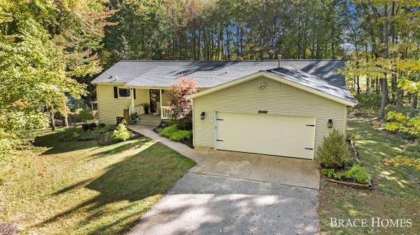 9090 Mccabe NE Court, Ada, MI 49301