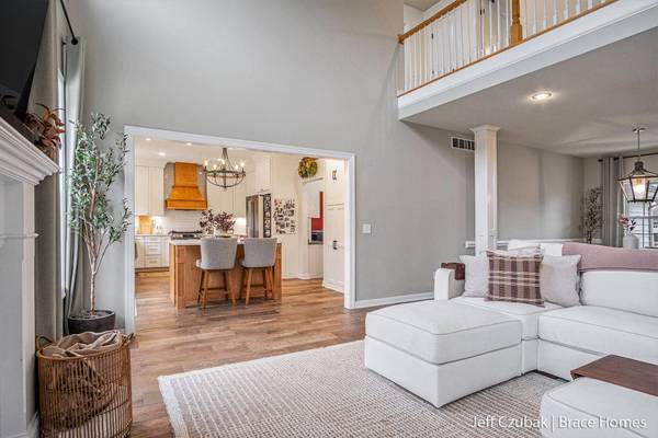5294 Mccormick SW Drive, Grandville, MI 49418