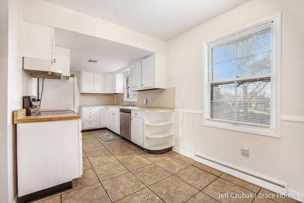 1430 Winifred Street, Jenison, MI 49428