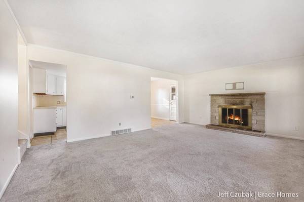 1430 Winifred Street, Jenison, MI 49428