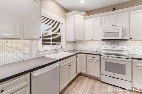 8119 Byron Creek SW Drive, Byron Center, MI 49315