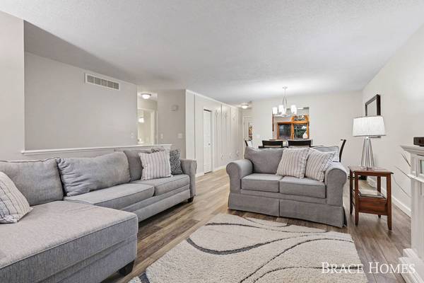 3369 Woodwind NE Drive, Grand Rapids, MI 49525