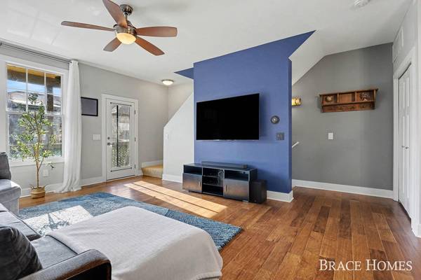 2074 Celadon NE Drive, Grand Rapids, MI 49525