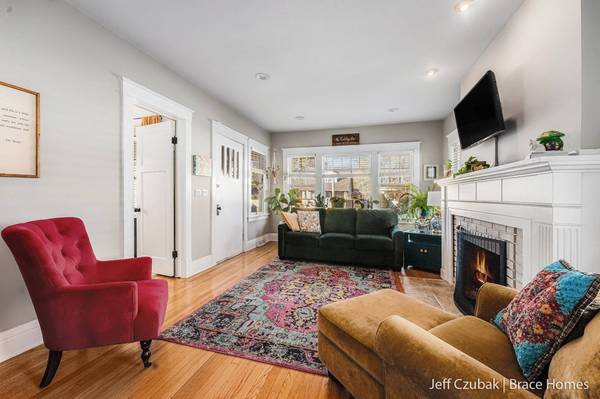 612 Deming SE Street, Grand Rapids, MI 49507