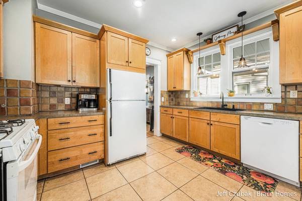 612 Deming SE Street, Grand Rapids, MI 49507