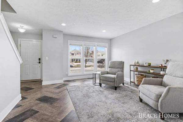 8540 Twin Lakes Drive, Jenison, MI 49428