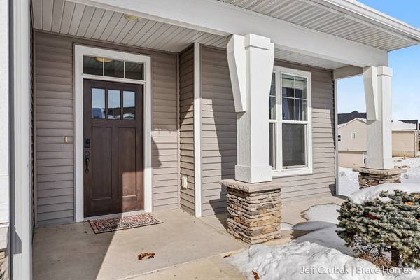 6737 Windsor Ridge NE Court #8, Rockford, MI 49341