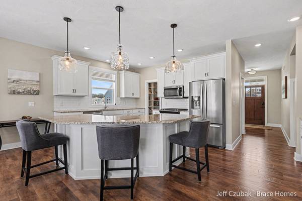 6737 Windsor Ridge NE Court #8, Rockford, MI 49341