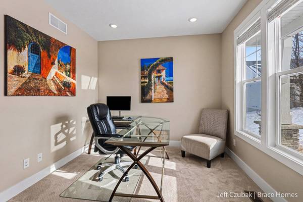 6737 Windsor Ridge NE Court #8, Rockford, MI 49341