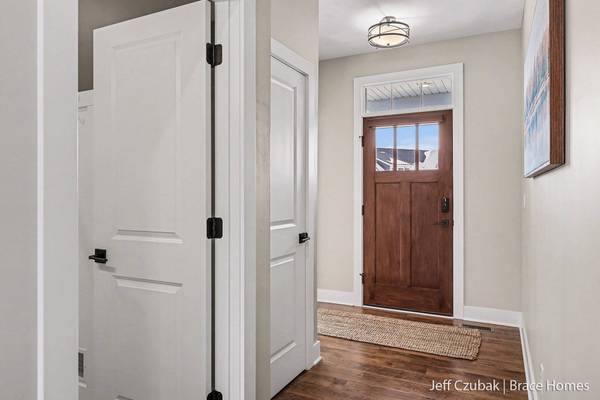 6737 Windsor Ridge NE Court #8, Rockford, MI 49341