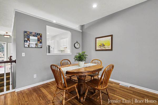 2131 Tree Ridge SE Drive, Grand Rapids, MI 49508